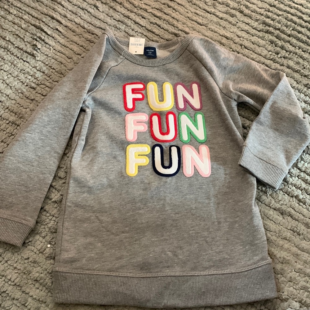 Baby gap sweatshirt size 5.